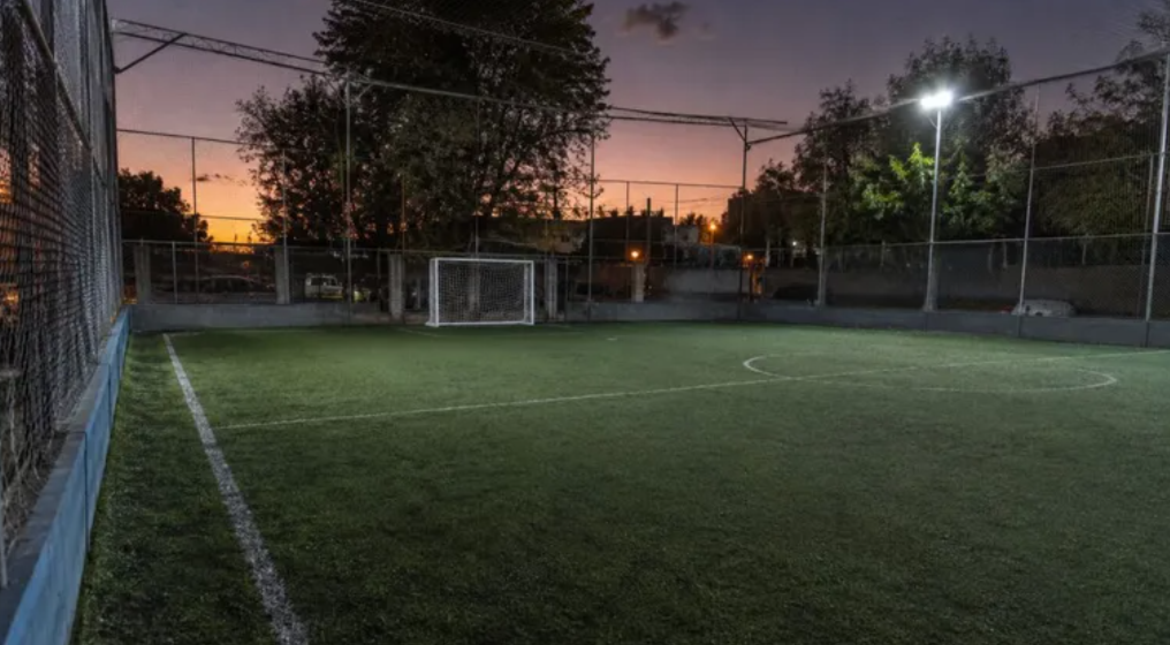Demandó a la canchita de fútbol 5 tras sufrir una lesión y será indemnizado por 78 millones de pesos