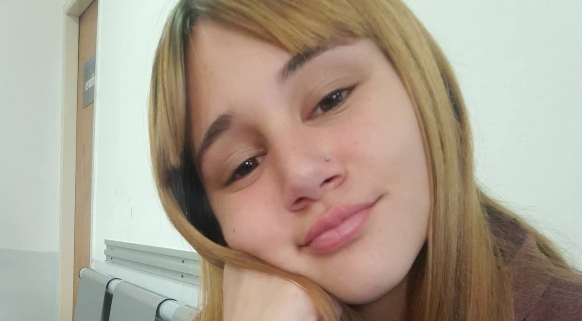 Tiene 14 años y se fue de su casa en pijamas: la buscan desesperadamente