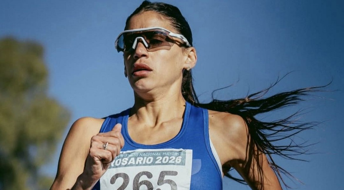 Una mamá, 10.000 metros y un título: la historia de Sofía Luna que emocionó al atletismo