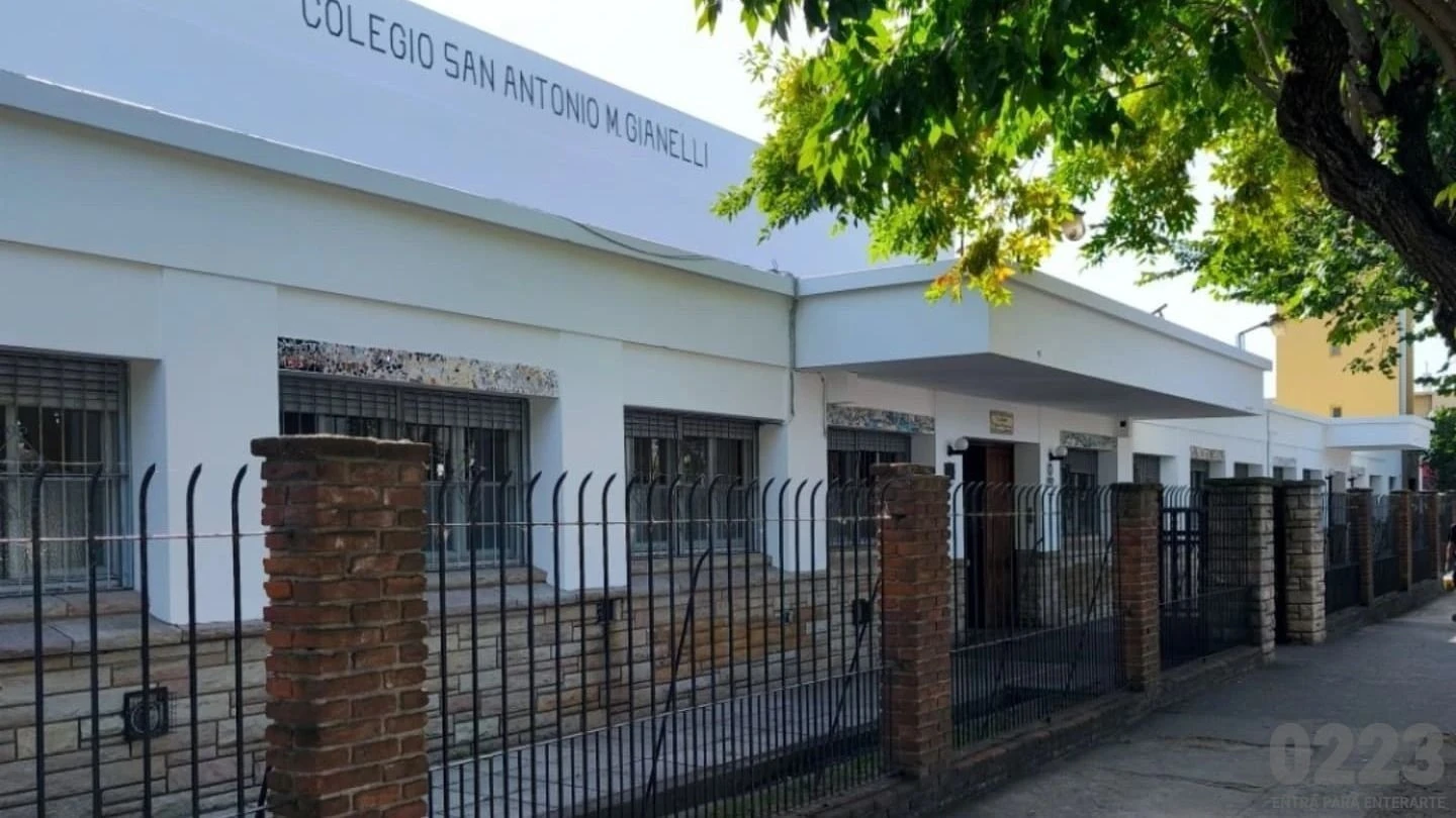 El establecimiento al que asiste la menor que contrajo la enfermedad se ubica en la avenida Fortunato de la Plaza al 4900.