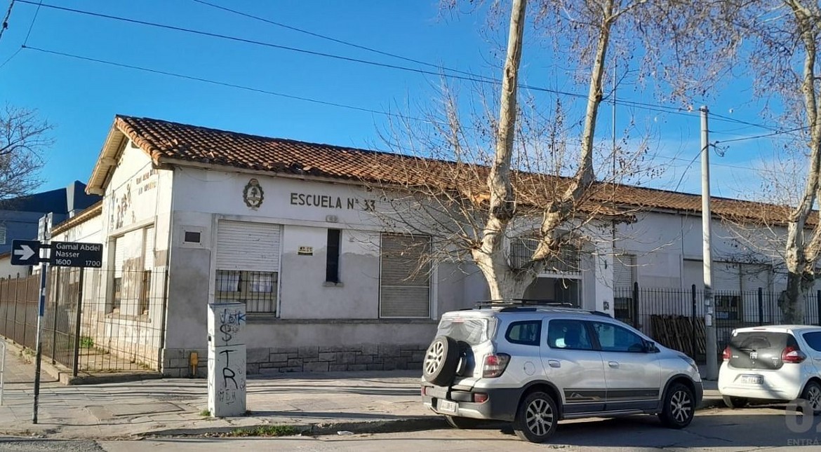 La Escuela N° 33 informó que no hubo nueva actividad de ratas, pero las familias la contradicen: "El olor a pis no se aguanta"