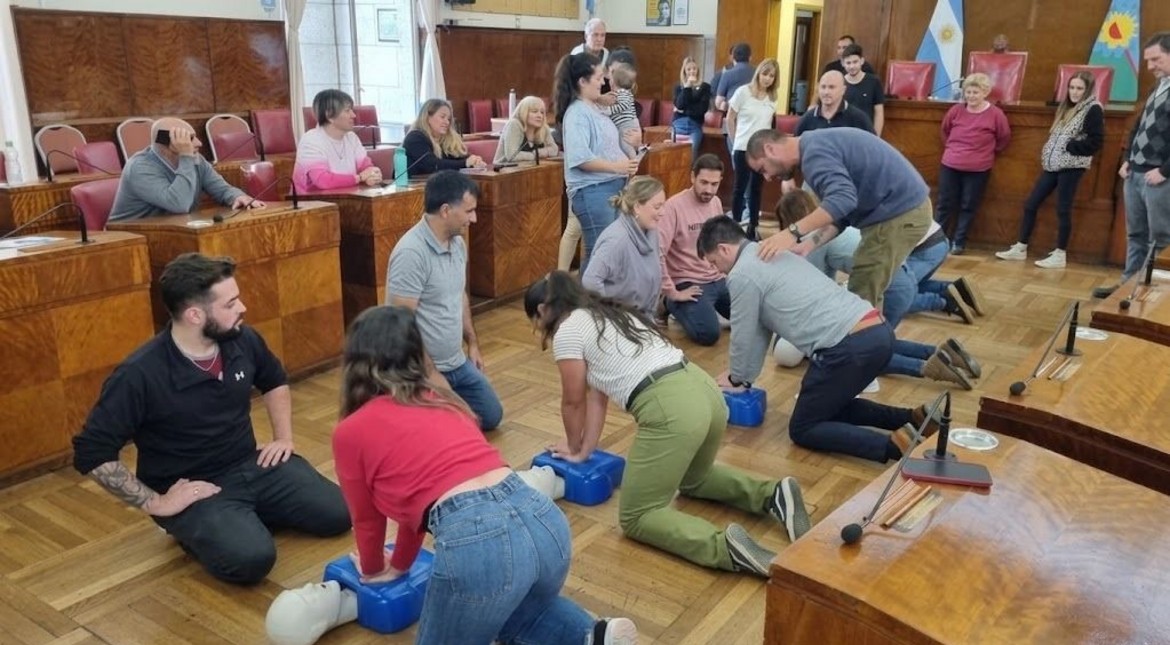 Analizan implementar cursos obligatorios de RCP para funcionarios y personal del Concejo Deliberante