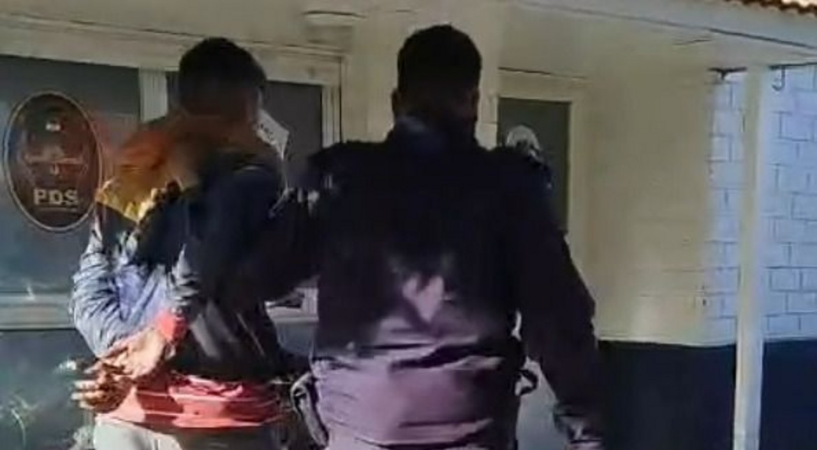 Quiso robar una barbería y lo redujo el dueño