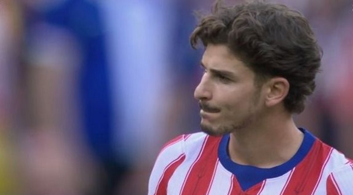 ¡No lo perdonaron! Julián Alvarez ingresó y recibió una tremenda silbatina en Atlético de Madrid