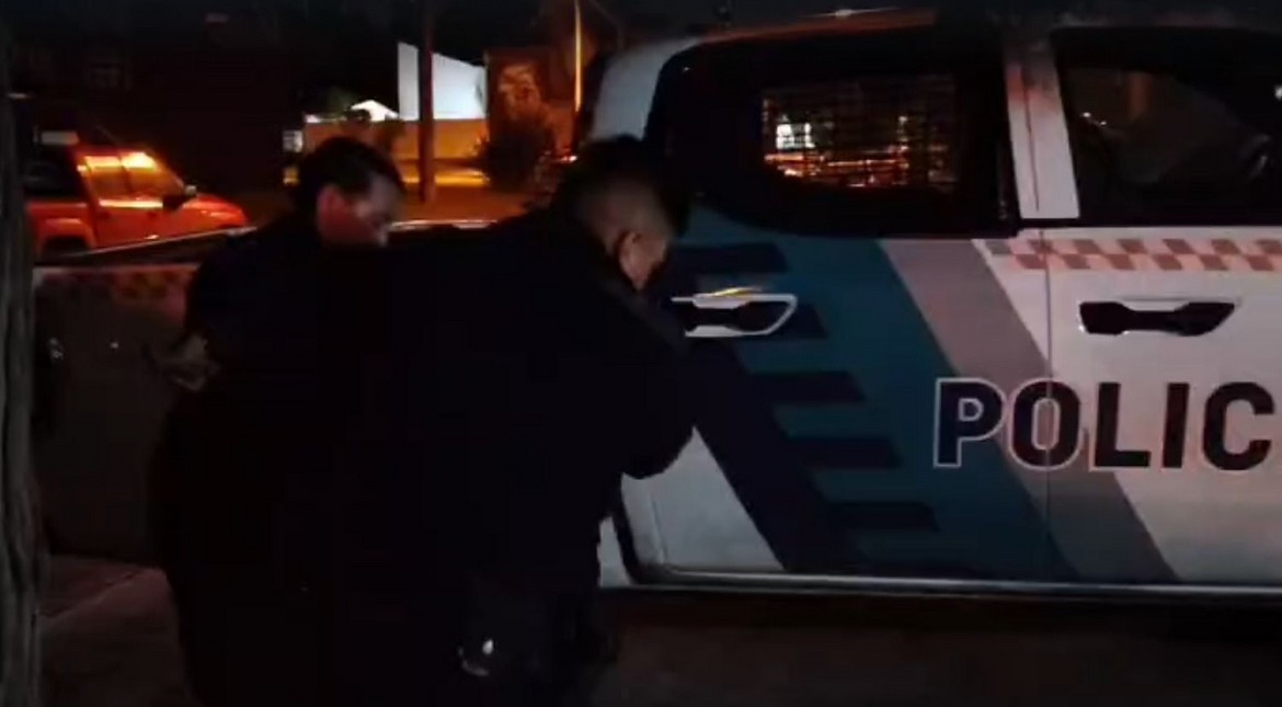 Limpiavidrios amenazó a conductor con incendiarle la camioneta