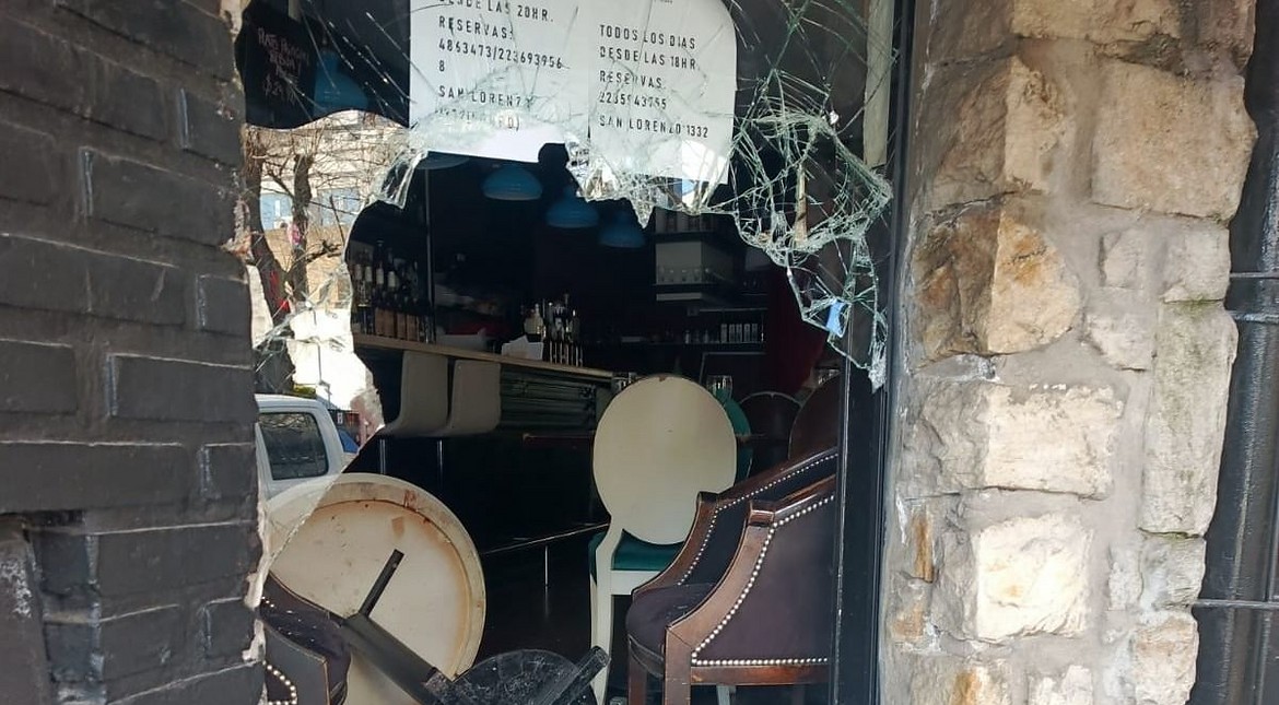 Robaron en un famoso restaurante marplatense de Güemes: se tomaron un whisky y se fueron