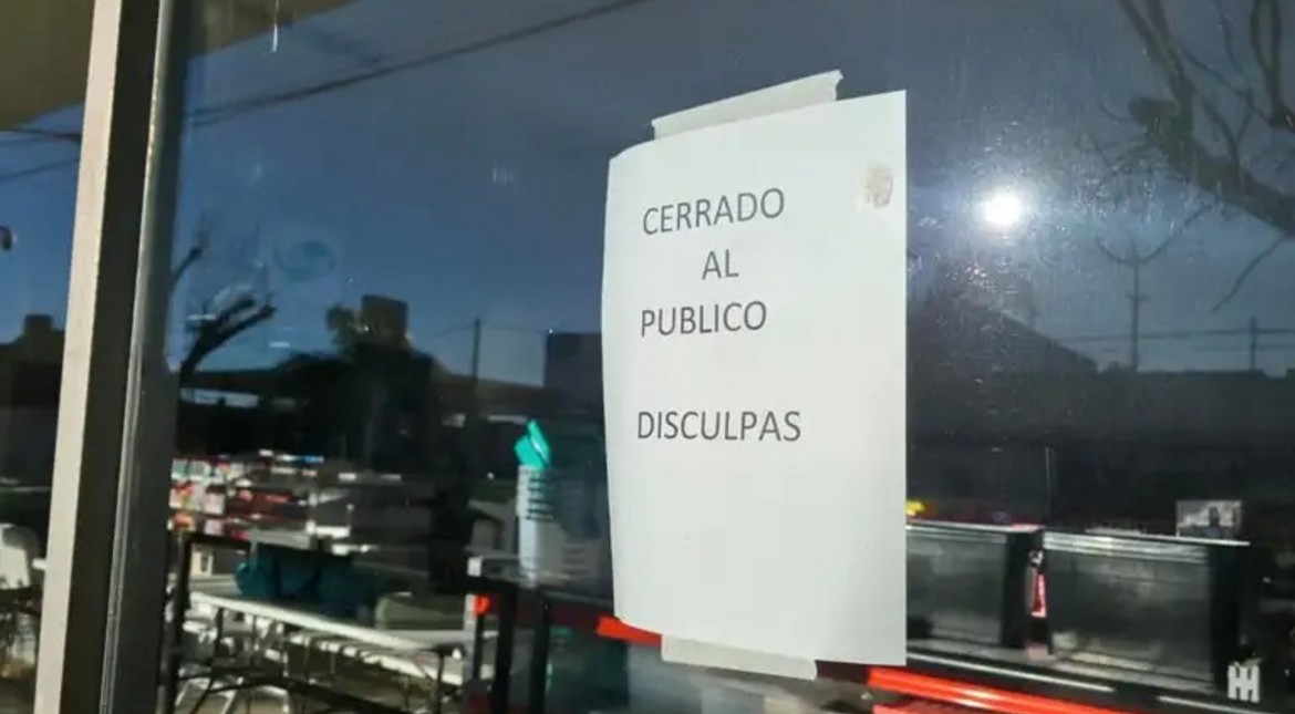 Cerró otra sucursal de un reconocido mayorista y entre ocho y diez empleados temen quedarse sin trabajo
