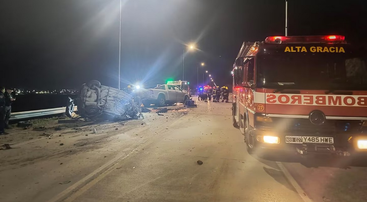 Se cayó de la moto, su familia fue a buscarlo y la tragedia terminó con cuatro muertos