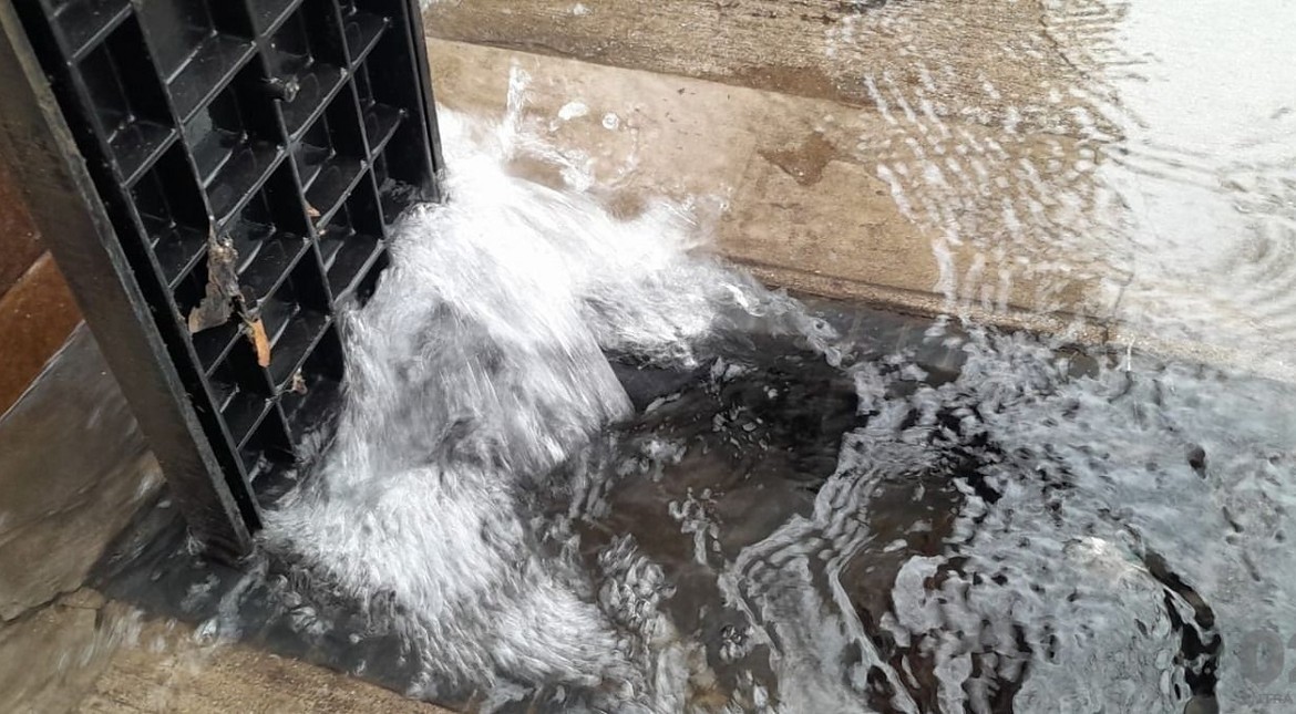 Cataratas en Mar del Plata: robaron medidores y se inundó todo