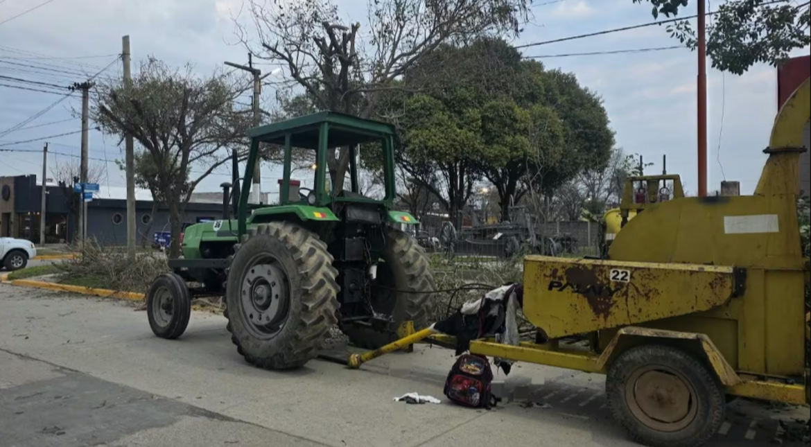 Dramático accidente laboral: se le enganchó la trituradora en la ropa y quedó atrapado por la máquina
