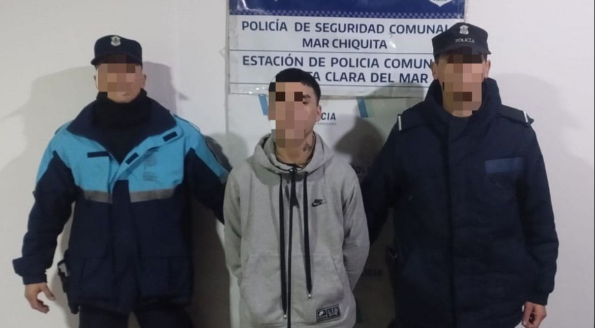 Caminaba armado y llevaba una balanza, cocaína y tusi
