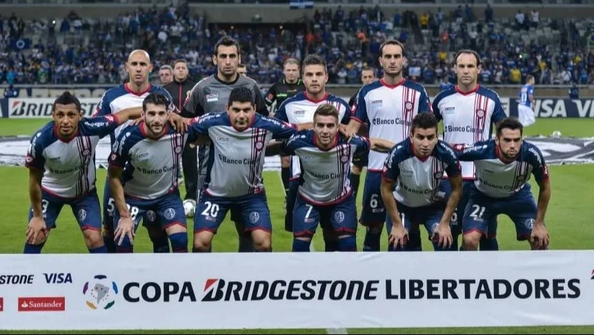 Ganó la Libertadores con San Lorenzo y le hizo juicio por una deuda: pueden rematar la sede de Avenida La Plata