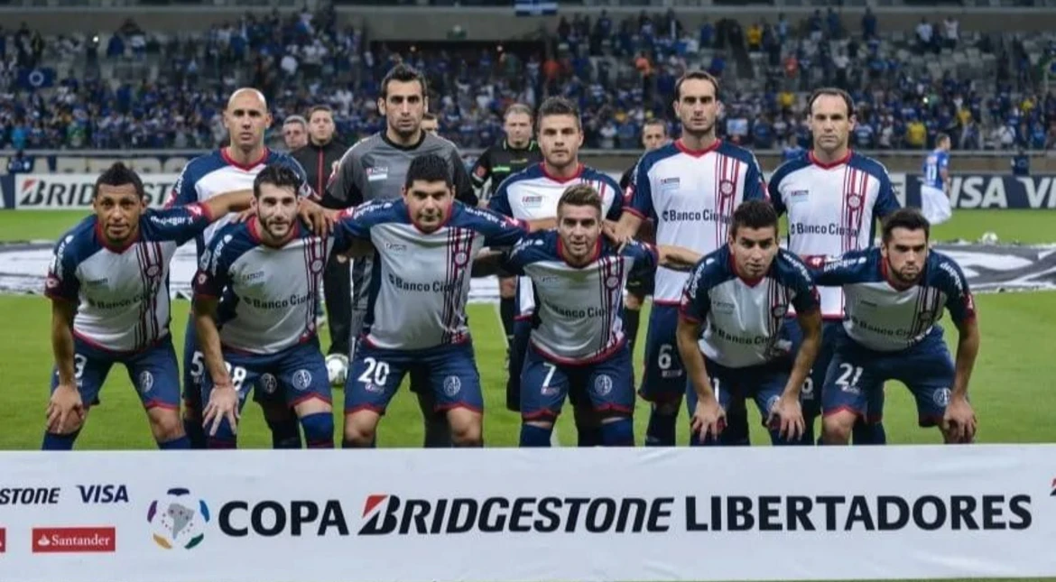 Ganó la Libertadores con San Lorenzo y le hizo juicio por una deuda: pueden rematar la sede de Avenida La Plata