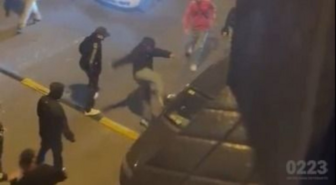 "Corridas, robos y muchas peleas": vecinos del centro responsabilizan a un boliche por los disturbios de madrugada