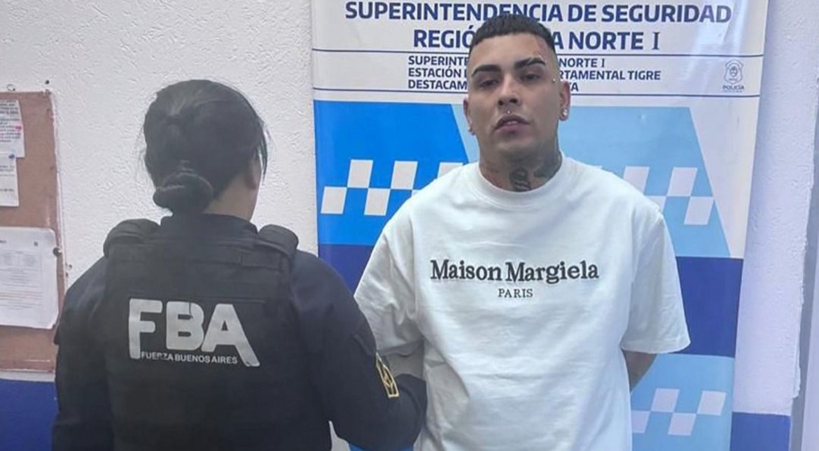 Detuvieron al cantante Callejero Fino por manejar una camioneta sin patente y llevar un arma