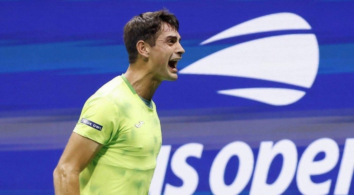 A Djokovic no lo acompañó el físico y el argentino Navone aprovechó para hacer historia