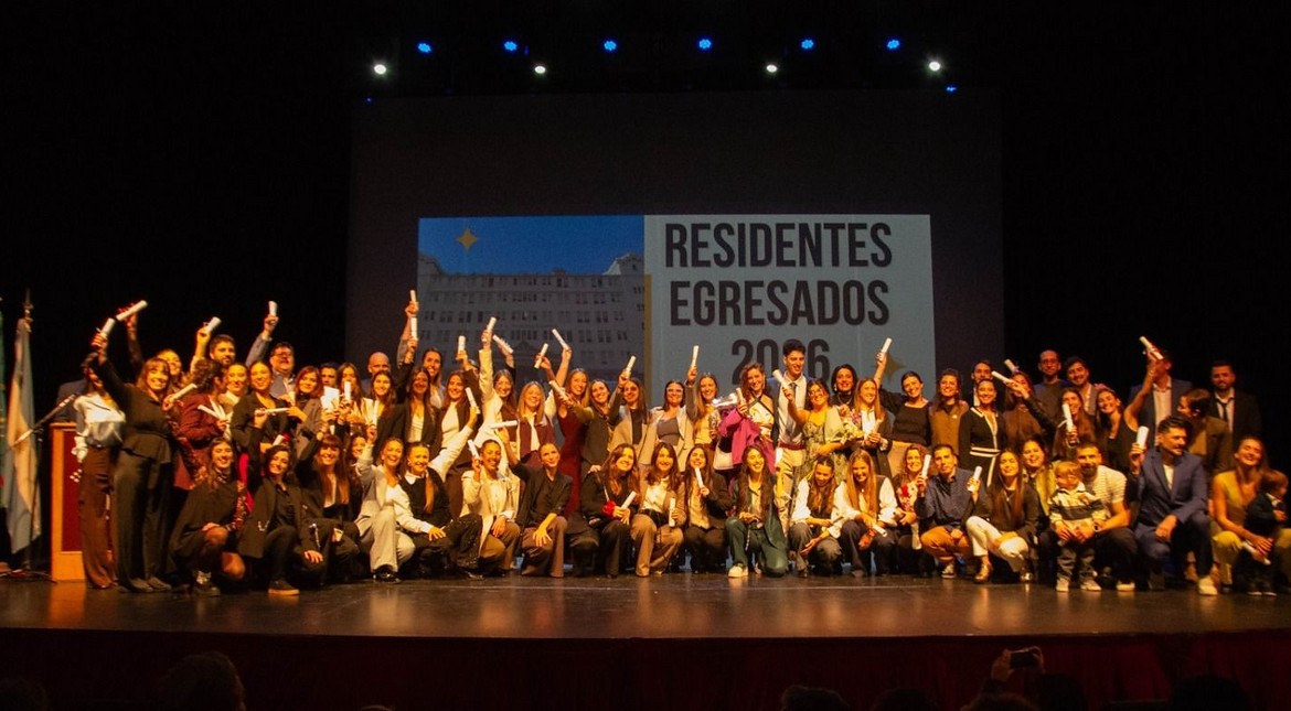 Orgullo: más de 60 residentes egresaron del Higa y se suman a la salud pública