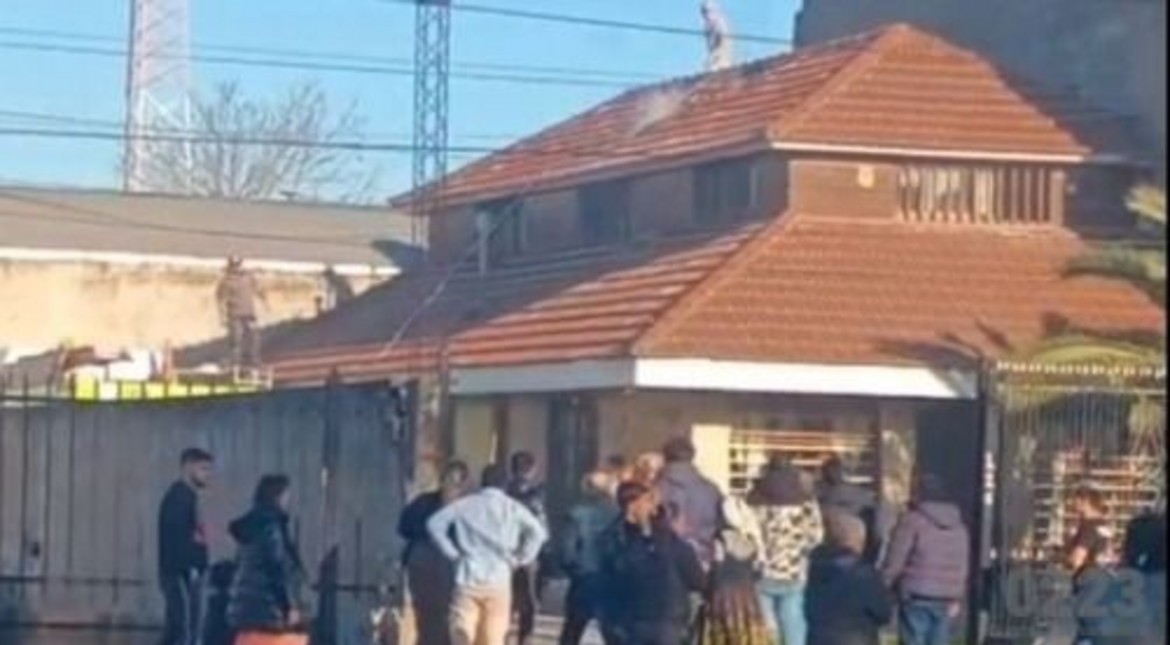 "Estaban los chicos adentro": tensión en la avenida Jara por el incendio de una casa