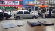 “Cambio, cambio”: más allanamientos y secuestro de barras de oro, autos y armas