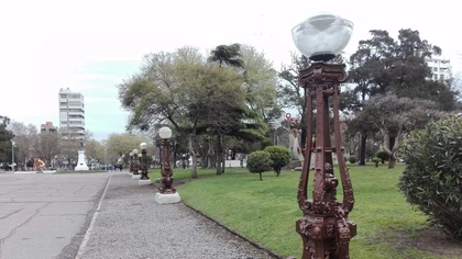 Con el aniversario de Mar del Plata se inaugura el “Paseo de las Farolas” 