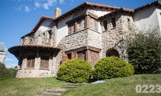 Buscan construir otra torre detrás de un chalet de preservación patrimonial