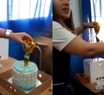 Una maestra recibió una "torta de billetes" de regalo y su reacción se volvió viral