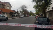 Varias cuadras alrededor de Castelli entre Santa Fe y Corrientes fue cercada ante la posibilidad del riesgo de detonaciones. Foto:0223