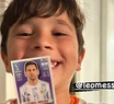 Mateo Messi feliz con la figurita de Lionel (Foto: Instagram @antonelaroccuzzo)