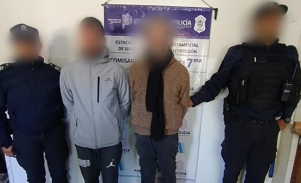 Detienen a padre e hijo que intentaron desalojar a una mujer y sus ...
