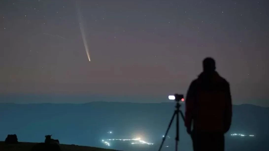 El paso del Cometa del Siglo en el cielo argentino: cuándo y cómo verlo