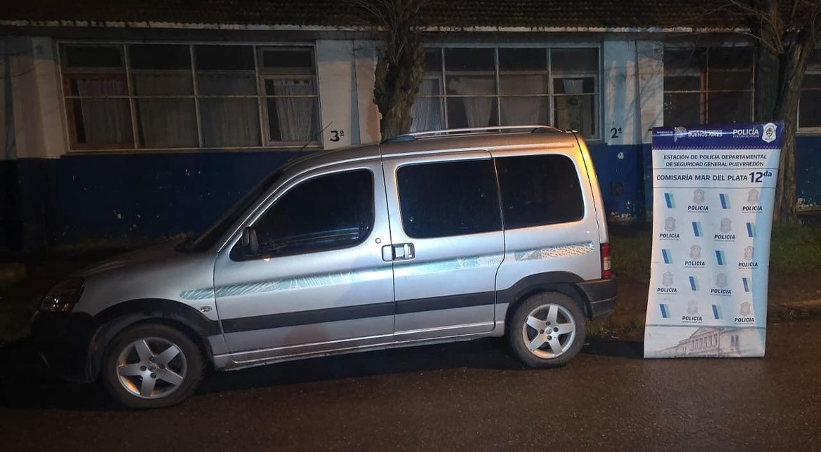 Secuestran un auto con pedido de secuestro en Villa Gascón