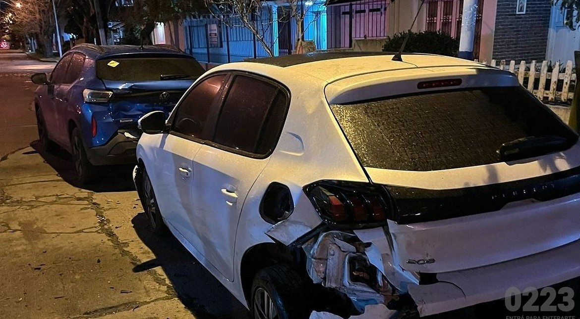 Un Audi chocó dos autos y huyó: piden ayuda para encontrarlo