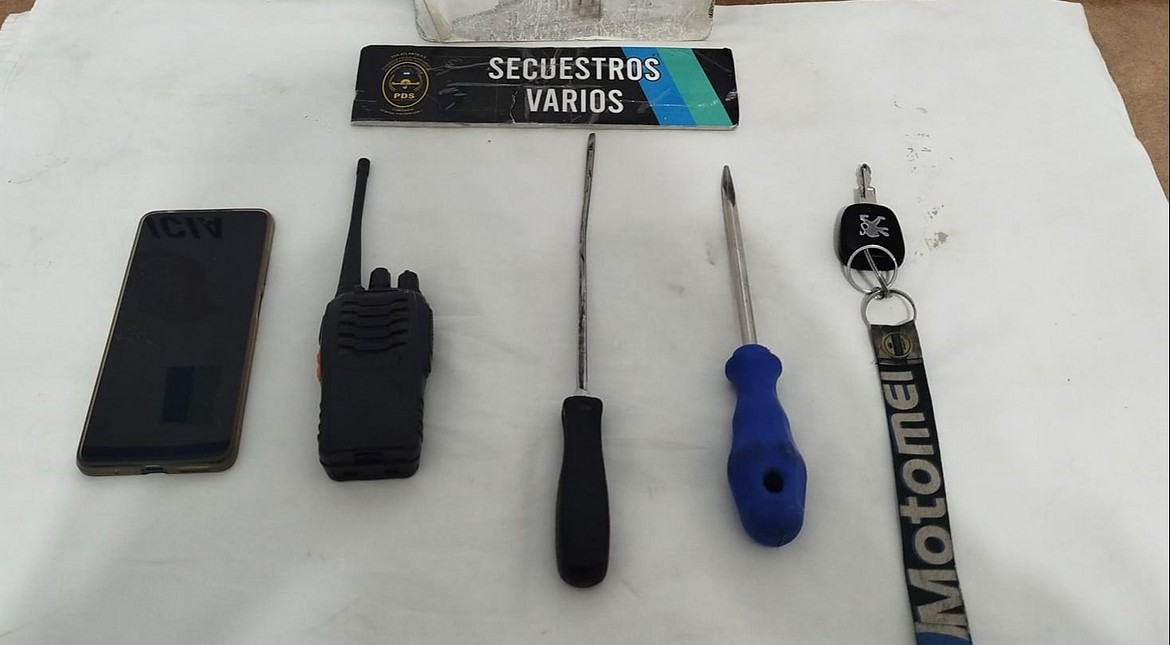 Chocó, abandonó el auto y escapó a pie: lo atraparon a pocas cuadras