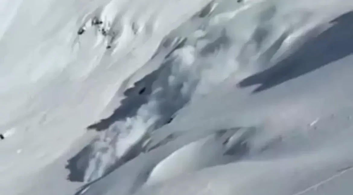 Milagro en el Cerro Chapelco: dos esquiadores salvaron sus vidas tras una impresionante avalancha