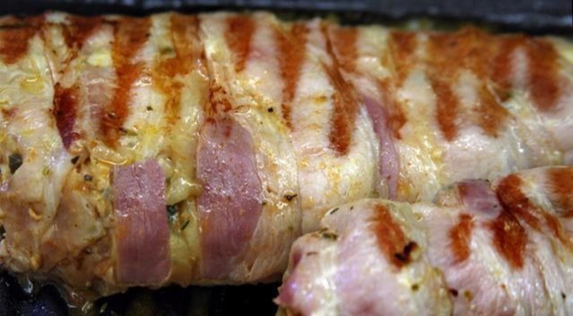 Un reconocido chef quiso hacer un omelette innovador, se le quemó y en las redes no lo perdonaron