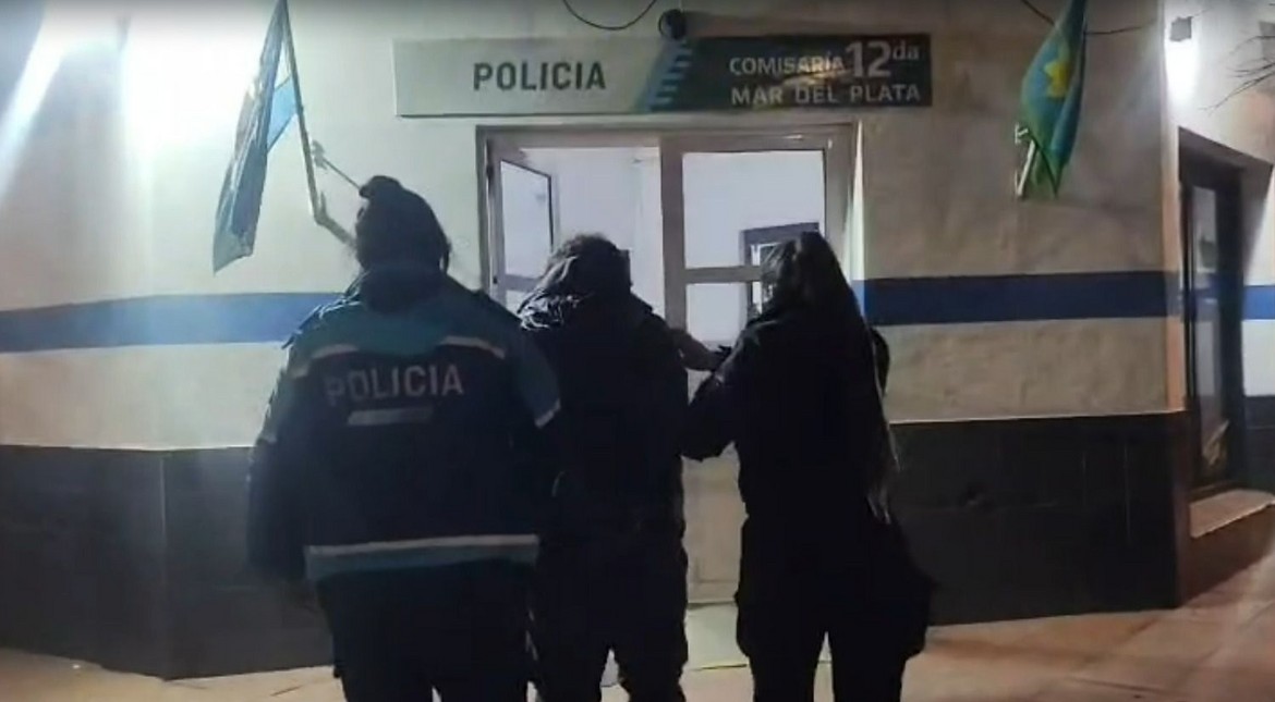 Vecinos redujeron a golpes a ladrón de bicicletas: terminó internado