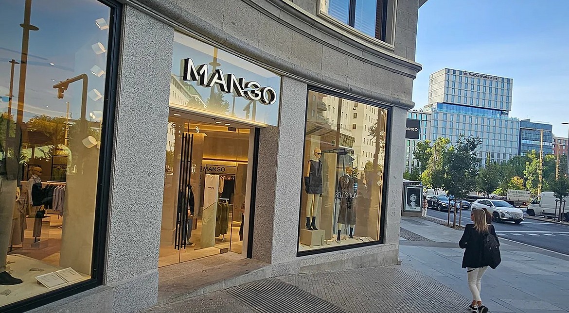 Vuelve un ícono de los 90: una famosa marca de ropa internacional regresa a la Argentina y es furor