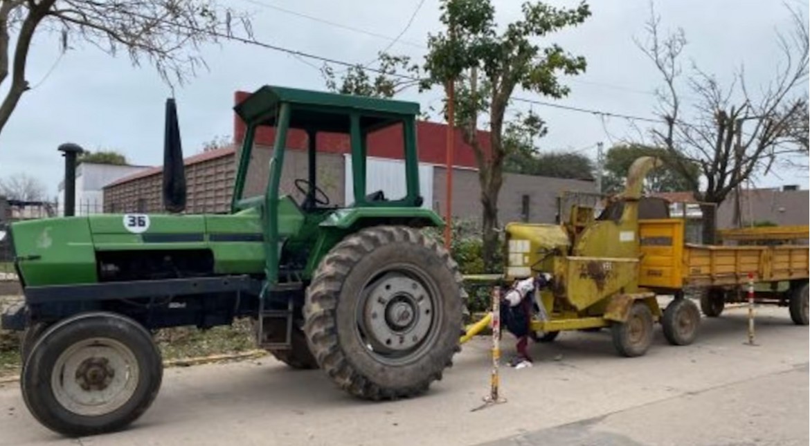 Horror: un empleado municipal murió al quedar atrapado en trituradora de ramas