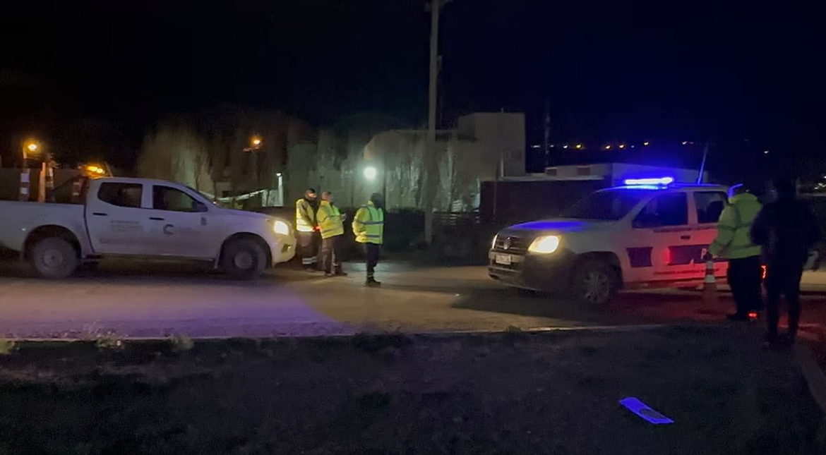 Salió a comprar una torta de cumpleaños para su novia y mató a un hombre con su auto