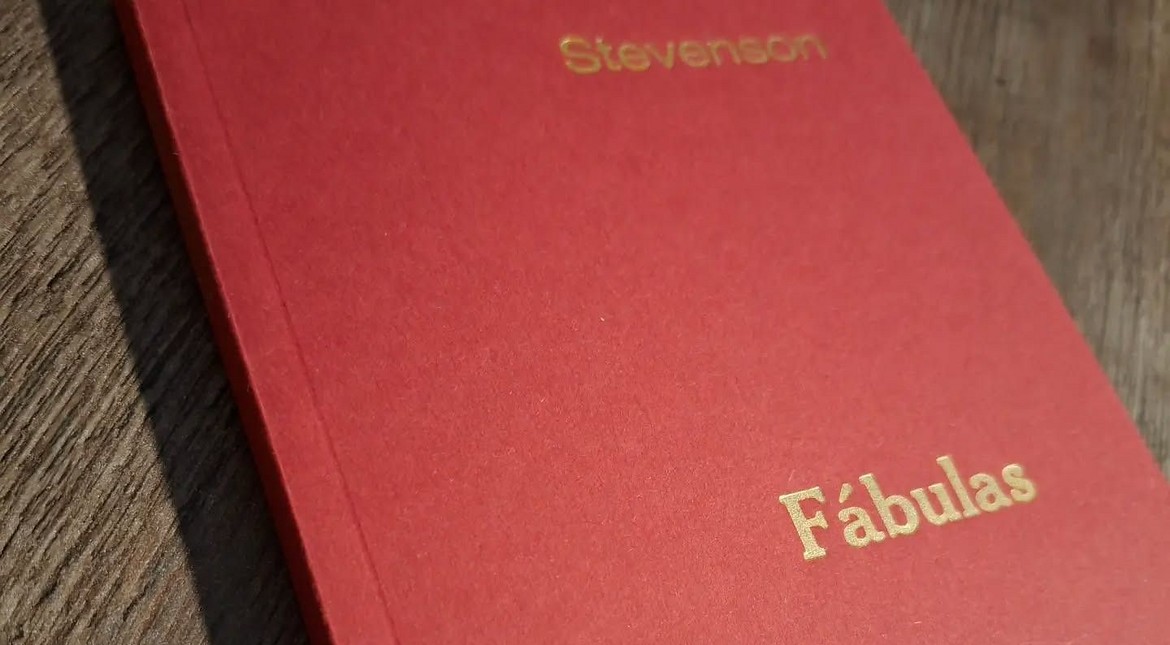 La obra maestra secreta que fascinó a Borges: Atávica Editora relanza las Fábulas de Stevenson con dos textos inéditos
