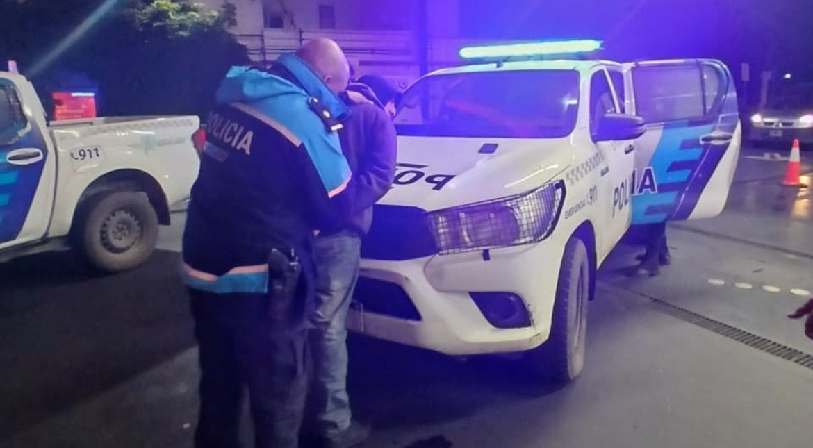 La atacó a martillazos en la cabeza y la abandonó en la playa