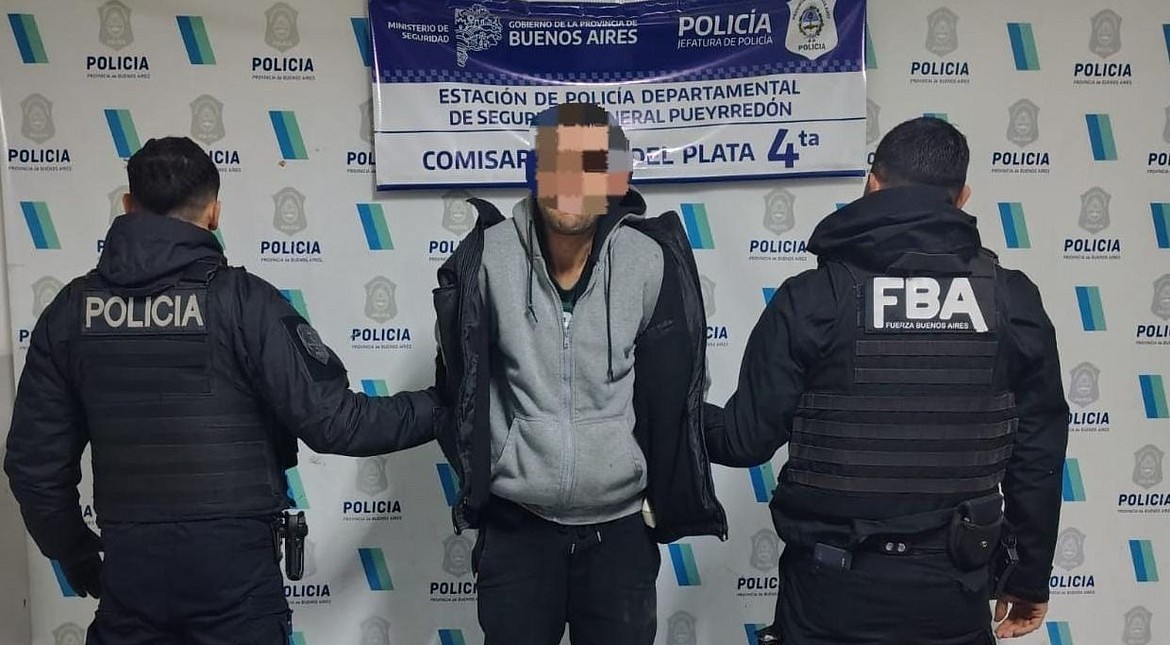 Entró a robar a una escuela y lo encontraron tirado en un pasillo: se hizo el dormido