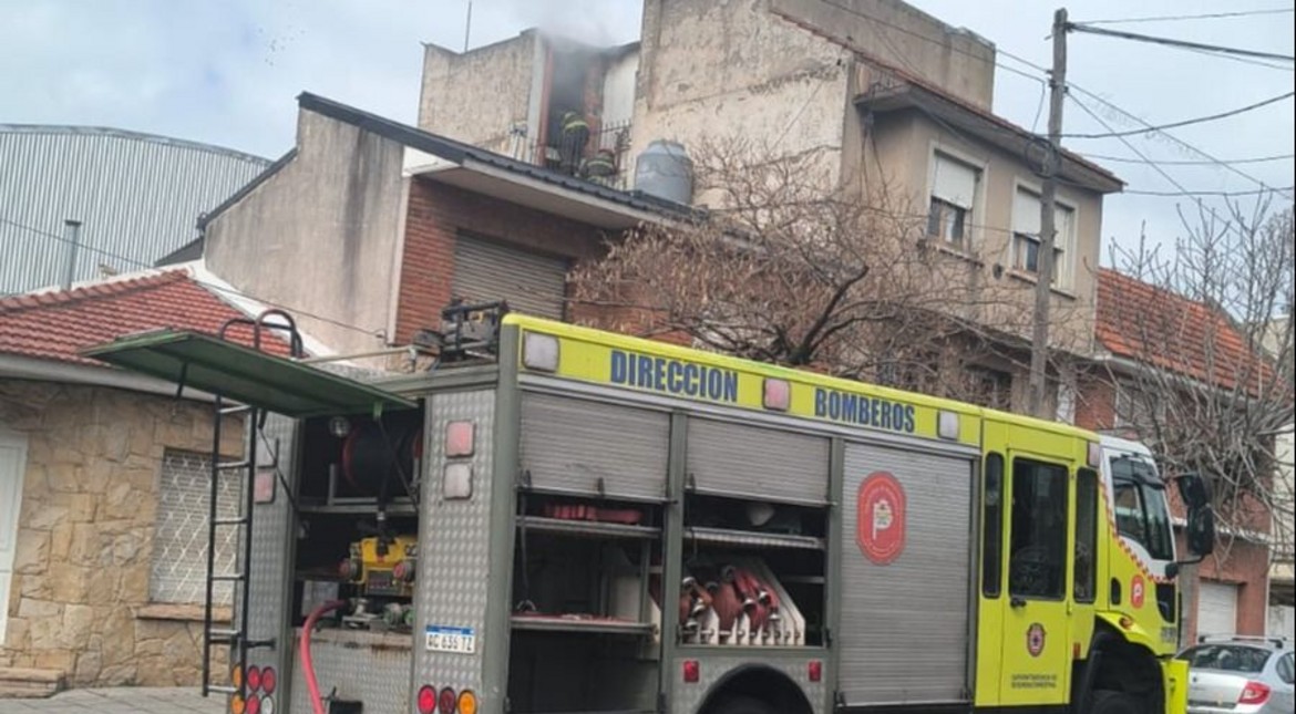 Fuerte incendio en una vivienda en el barrio San José