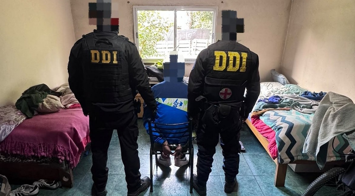 Cayó el menor de 16 años acusado de la entradera de San Carlos: estaba en la casa de sus padres