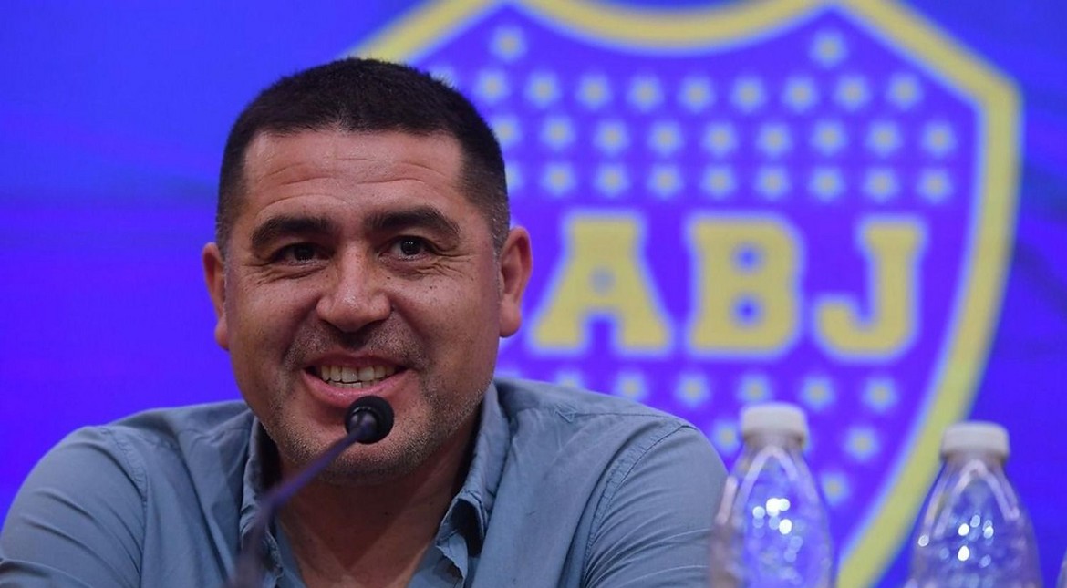 Riquelme tomó una decisión de urgencia en Boca Juniors: quiere cerrar un nuevo volante
