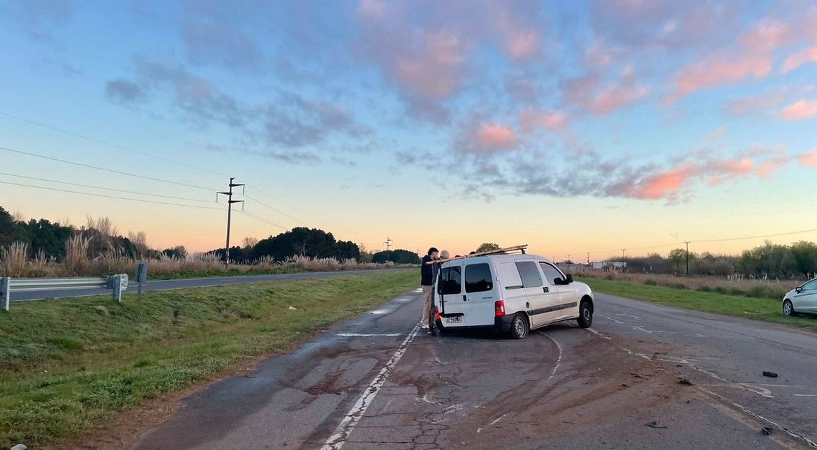 Vuelco en ruta 11: perdió un diente y sufrió cortes tras impactar contra una alcantarilla