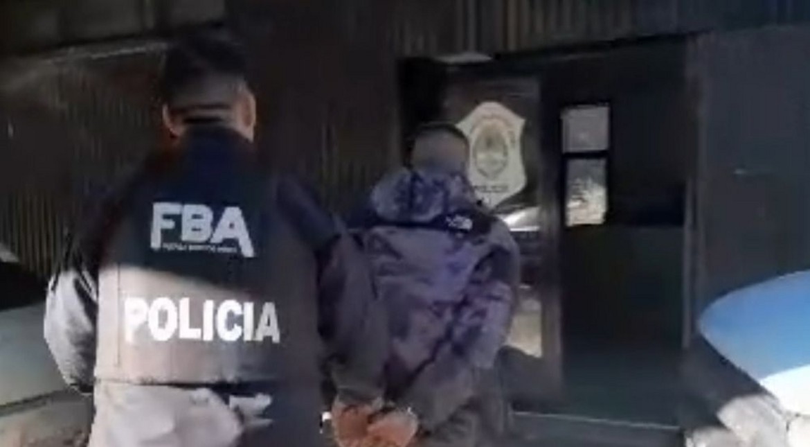 Golpeó y amenazó de muerte a la pareja hasta que llegó la policía