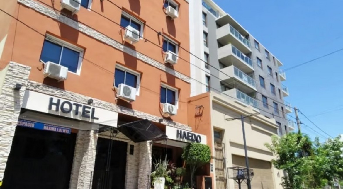 Horror y misterio: encontraron un cadáver ensagrentado en un hotel junto a una amoladora