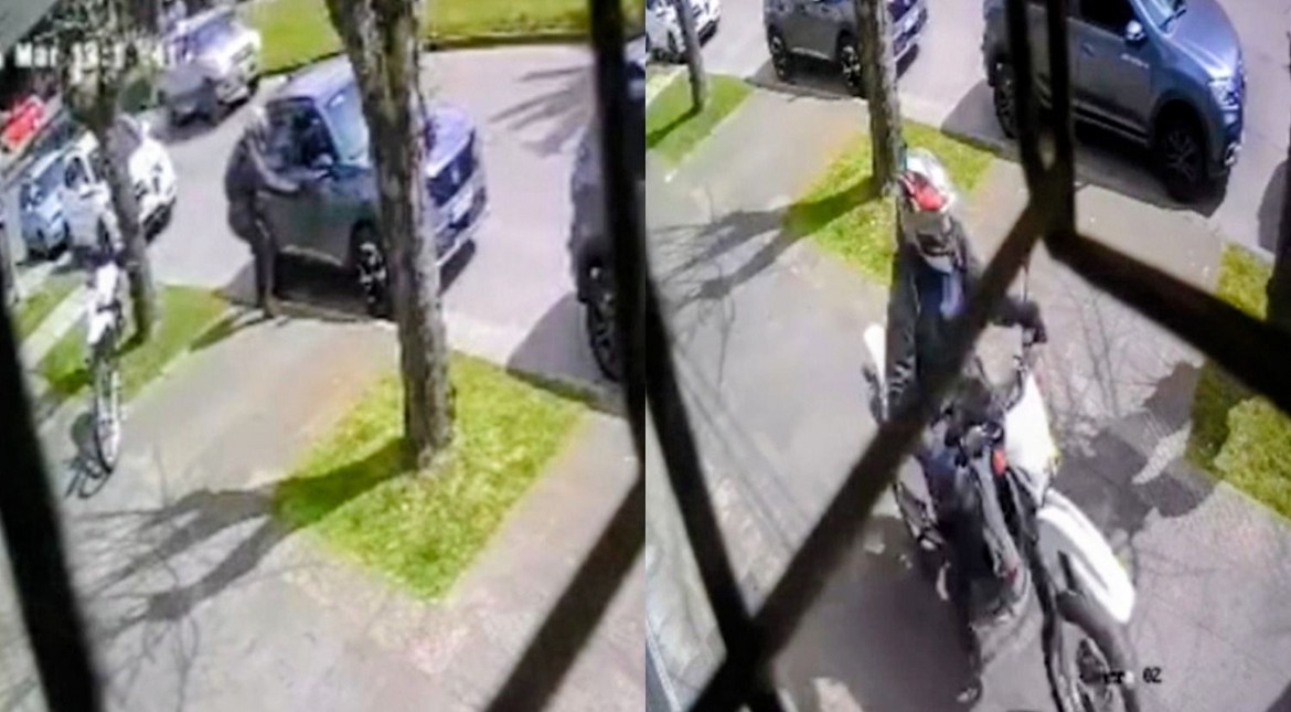 Motochorro se subió a la vereda, abrió la puerta de un auto ocupado y robó un bolso