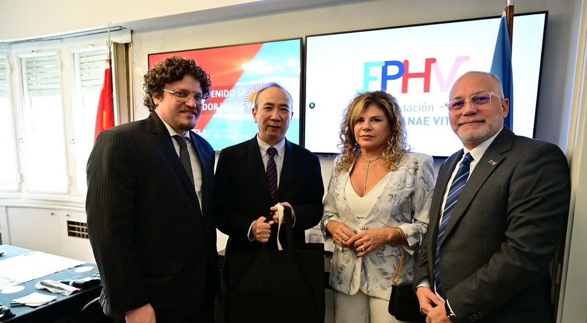Puente comercial con Oriente: Viviana Yacoub participó de la cumbre estratégica con el embajador chino